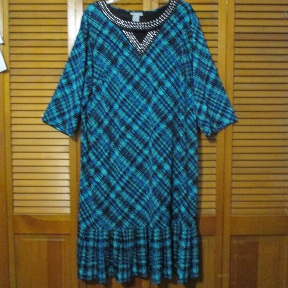 Catherines Dresses & Skirts - Catherines dress blue & green w/black, 3/4 sleeves, stretchy pullover size 1x